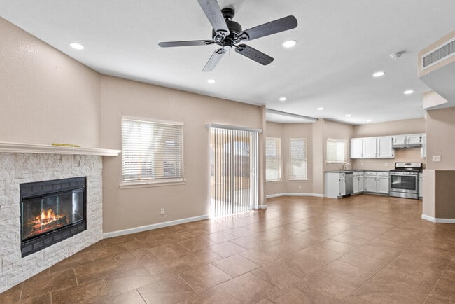 Building Photo - 1420 Desierto Rico Ave