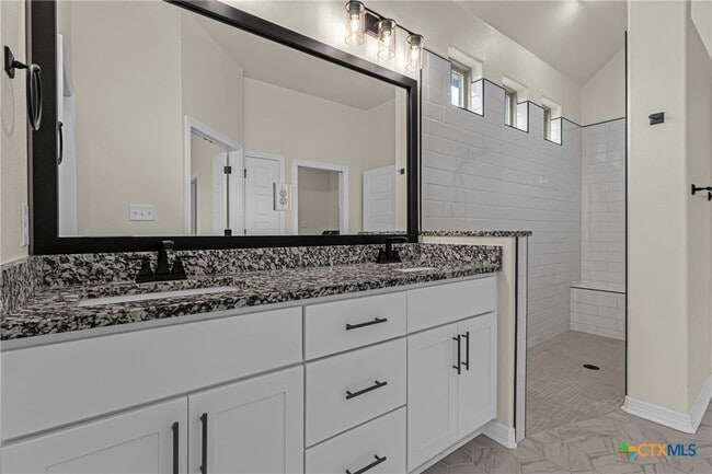 Building Photo - 712 Eagle Pass Dr