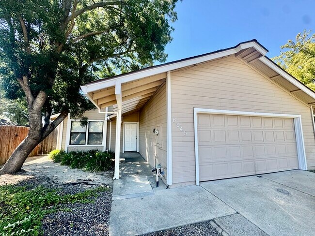 Primary Photo - Three Bedroom, Two Bath Home in Citrus Hei...