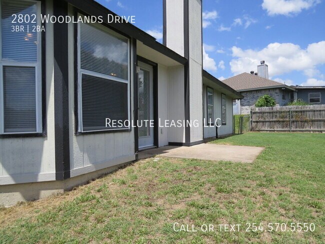 Building Photo - 2802 Woodlands Dr