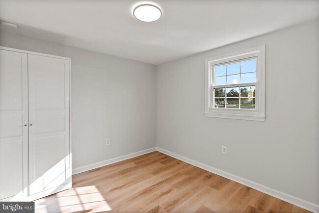 Building Photo - 3301 Sollers Point Rd