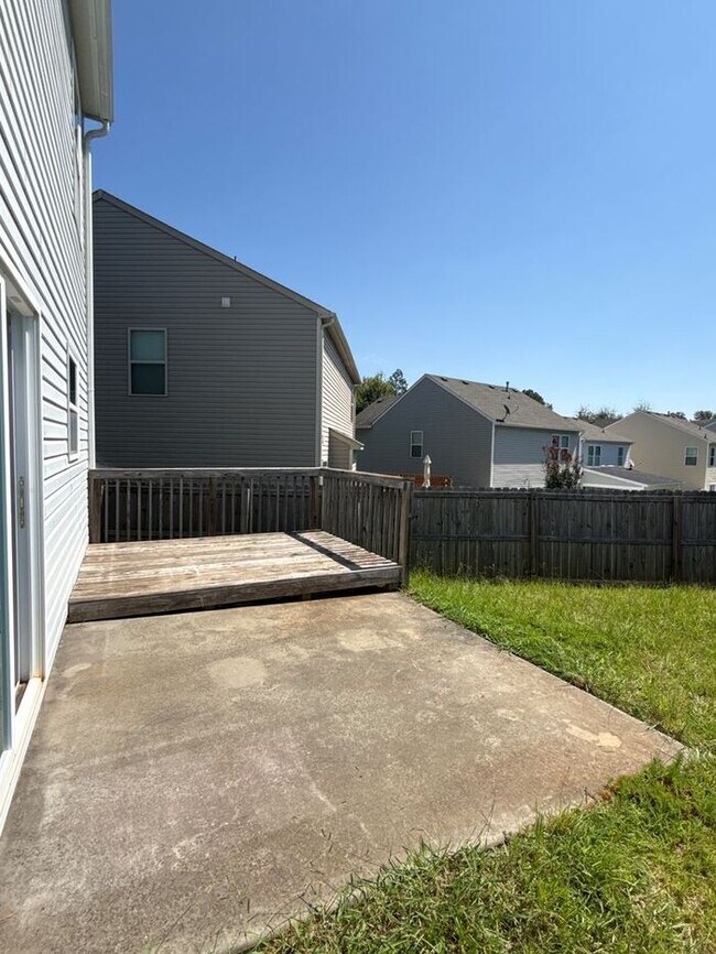 Building Photo - T.R. Lawing Realty Property