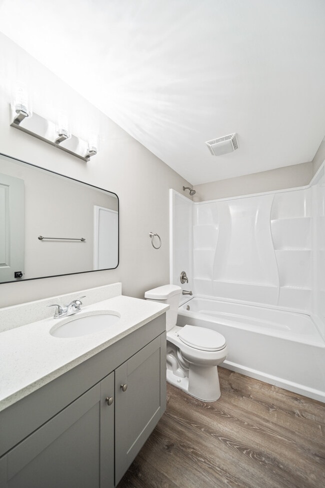 Building Photo - 5 S Virginia Rd