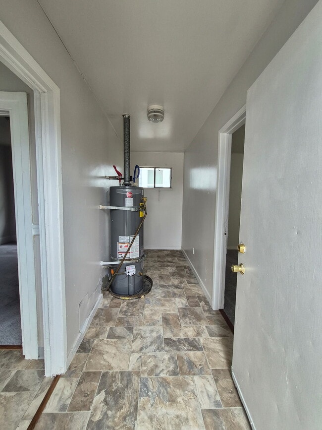 Building Photo - 4016 Penniman Ave