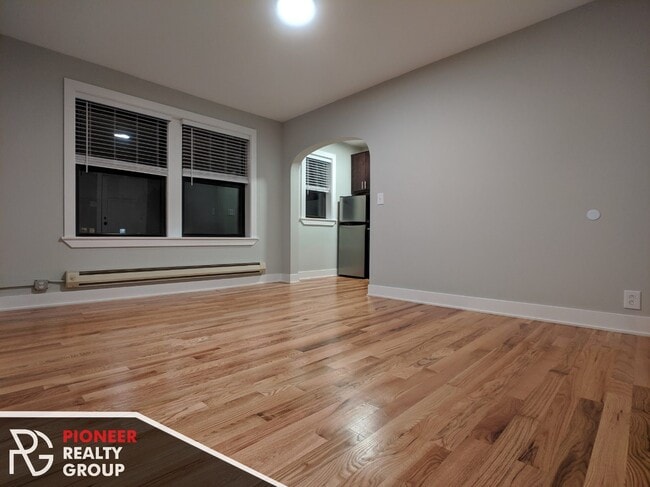 Building Photo - 4831 N Damen Ave