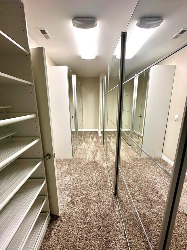 Building Photo - 311 Palmerston Ln