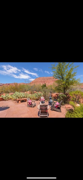Building Photo - 384 W Brittlebush Way