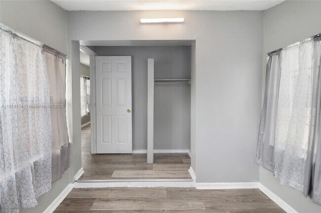 Building Photo - 1856 NW 6th Ave