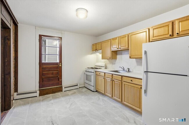 Building Photo - 251 Lawrence St