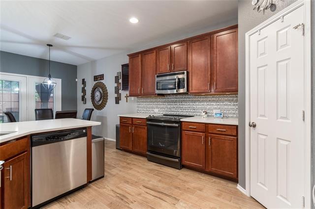 Building Photo - 5804 Pebble Ridge Dr
