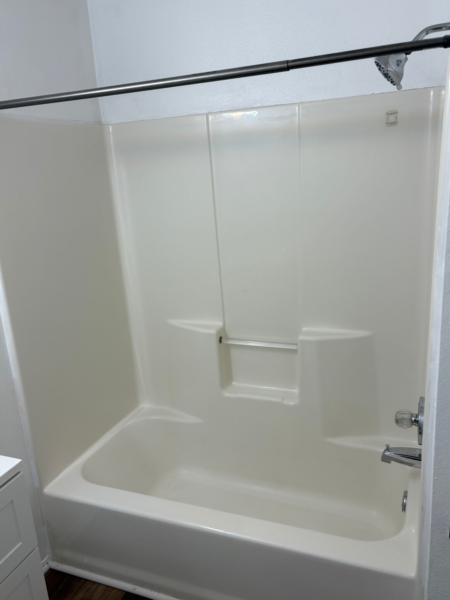 upstair shower - 2920 Dawn Ct