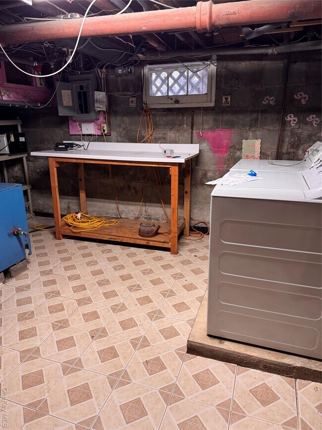 Building Photo - 113 Brewery Rd