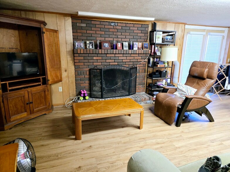Living room - 3339 Sanford Dr