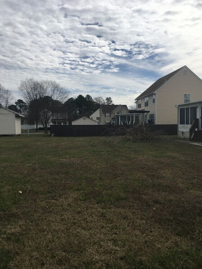 Building Photo - 1616 Fawcett Ln