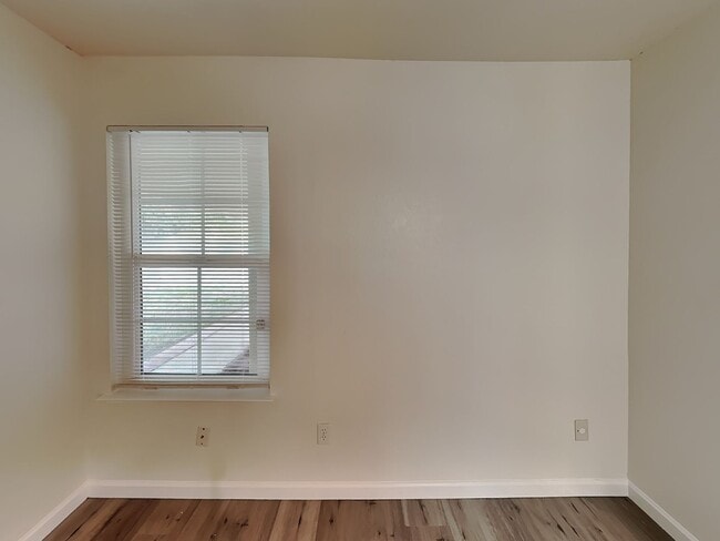 Building Photo - Freshly Remodeled 4/2 House in Oakley Available Now!