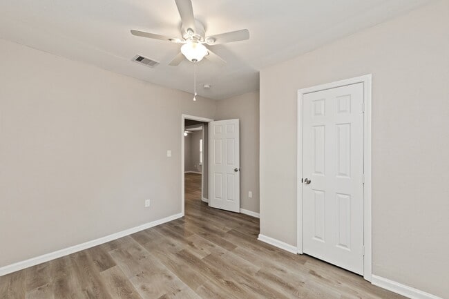 Building Photo - 1113 8th St