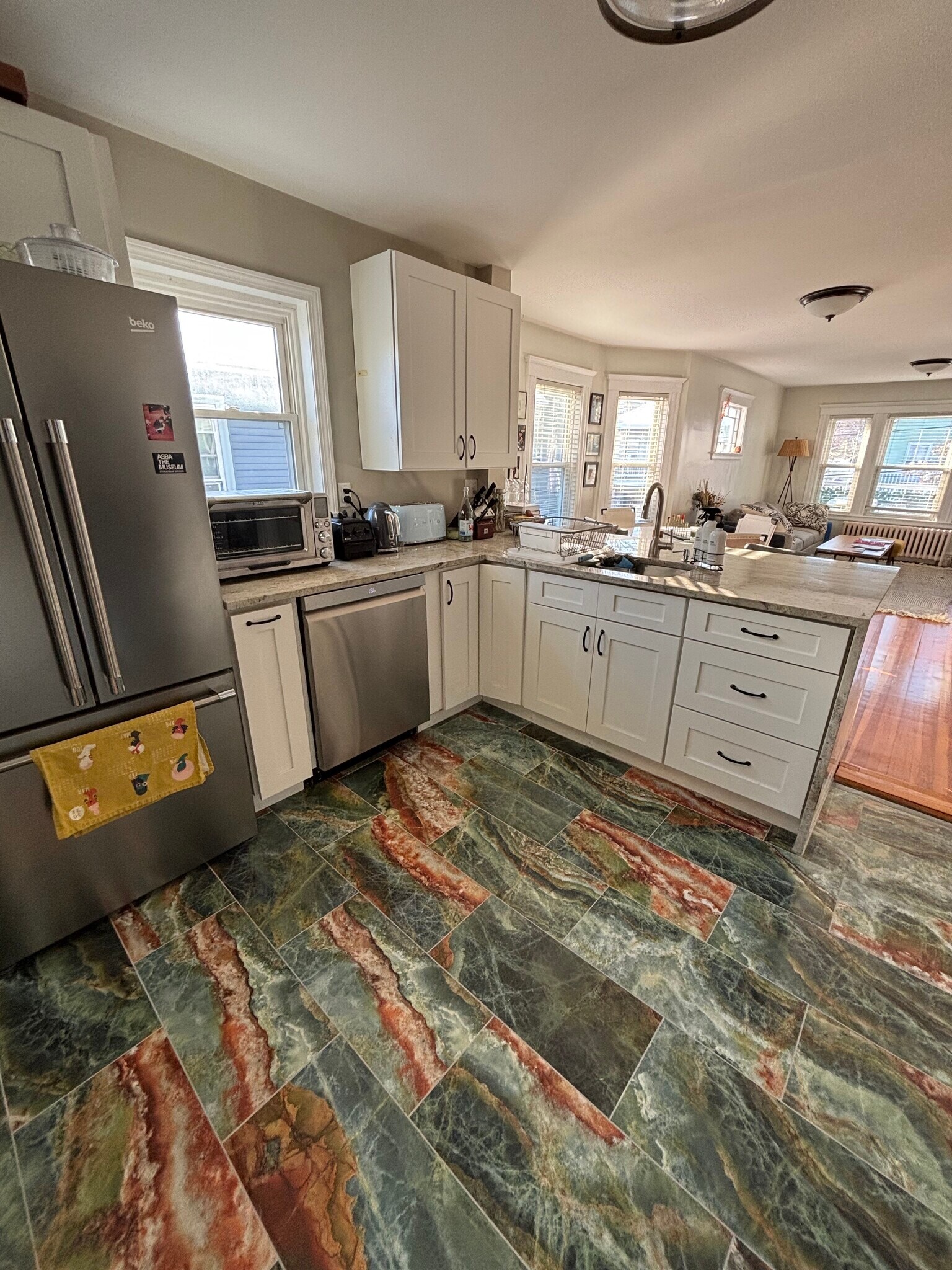 Building Photo - 17 Lesher St