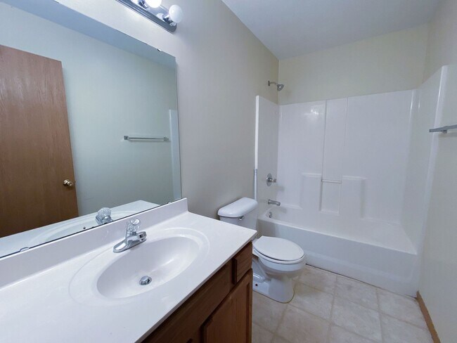 Building Photo - 3867-3871 Ledyard Street