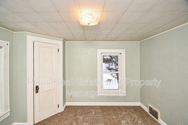 Building Photo - 2227 New Milford Rd