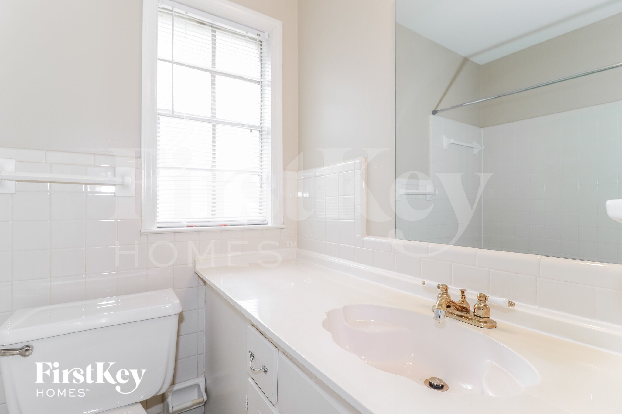 Building Photo - 5373 Banbury Ave