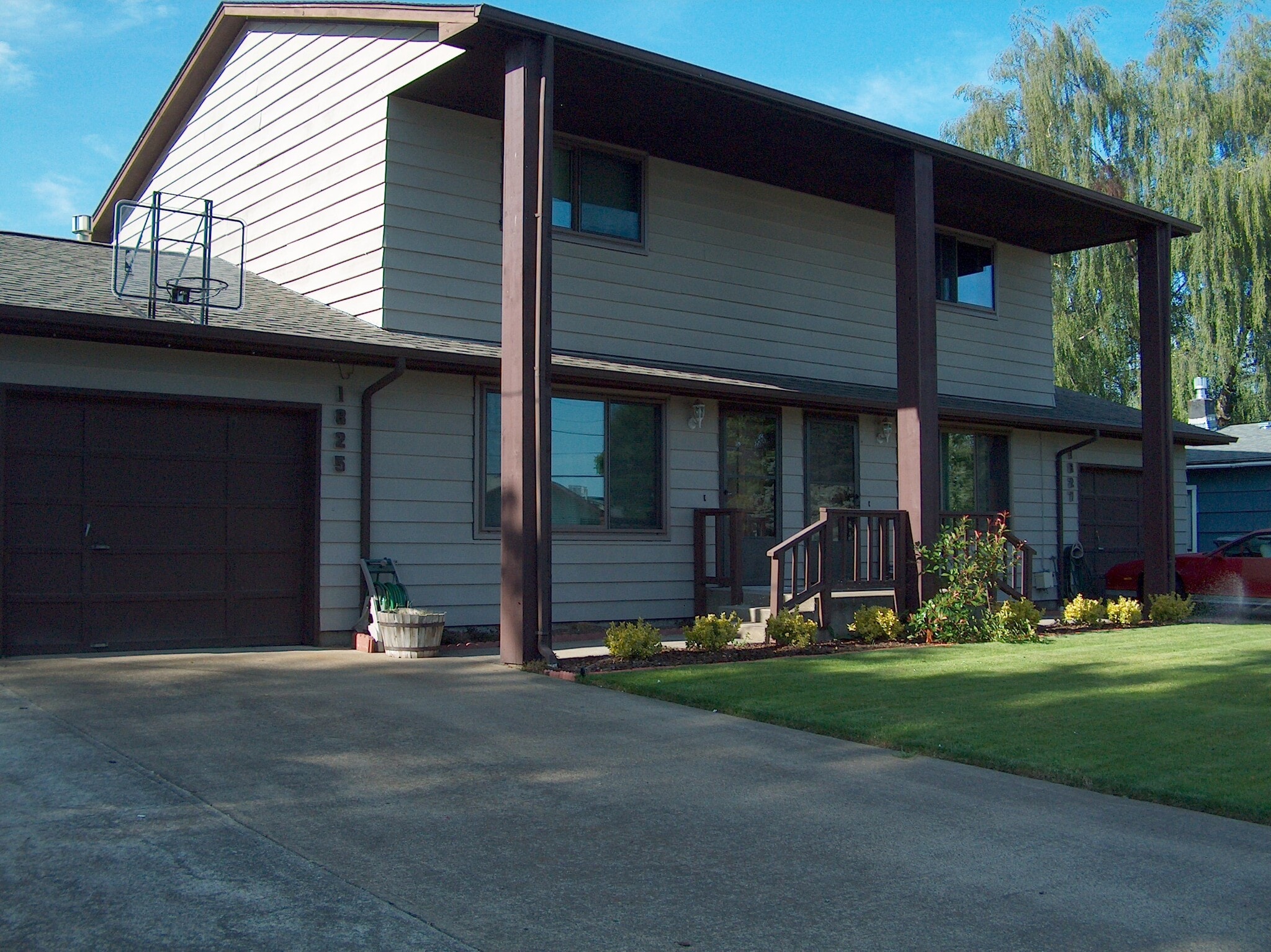 Building Photo - 1825 17th Ave