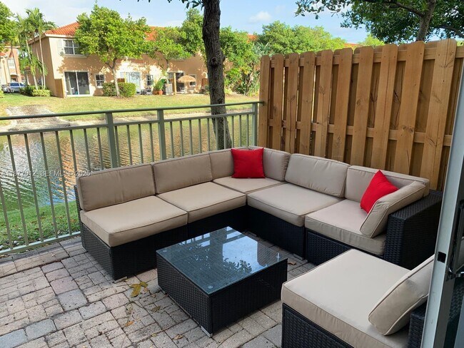 Building Photo - 4926 Leeward Ln