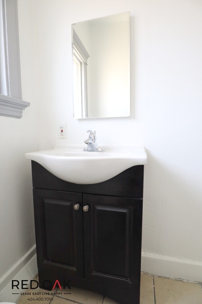 Building Photo - 945 Beacon Ave