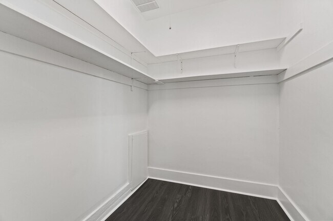 Building Photo - 914/916 Lake Ave