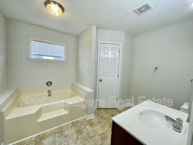 Building Photo - 2929 Braddy Rd