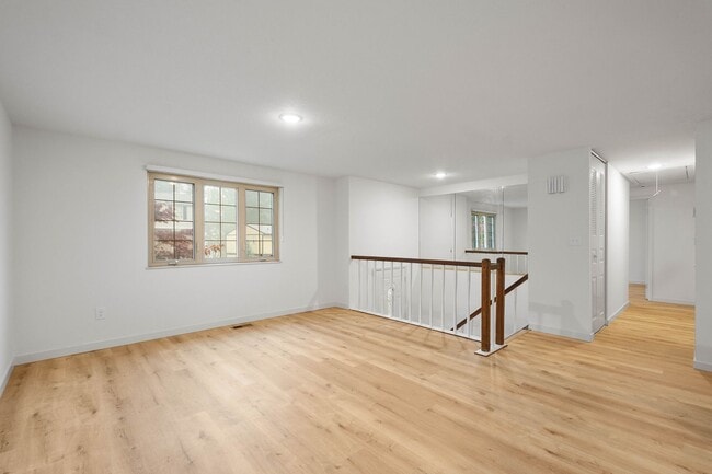 Building Photo - READY FOR MOVE IN! NEWLY RENOVATED 3 BEDRO...