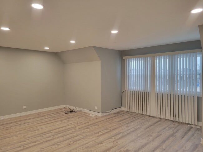 Building Photo - 1001 E Callero Cir