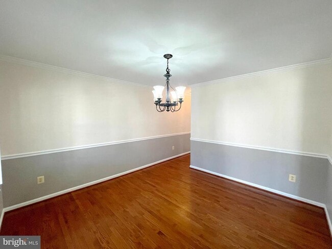 Building Photo - 20871 Freedom Run Dr