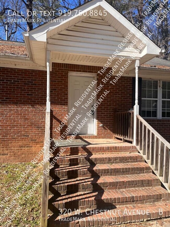 Primary Photo - 320 W Chestnut Ave