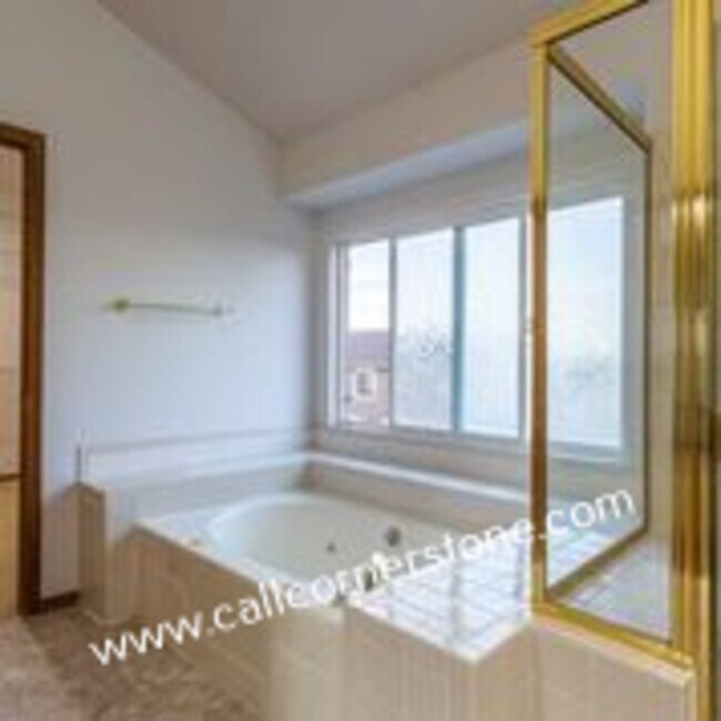 Building Photo - 630 Fernglen Ct