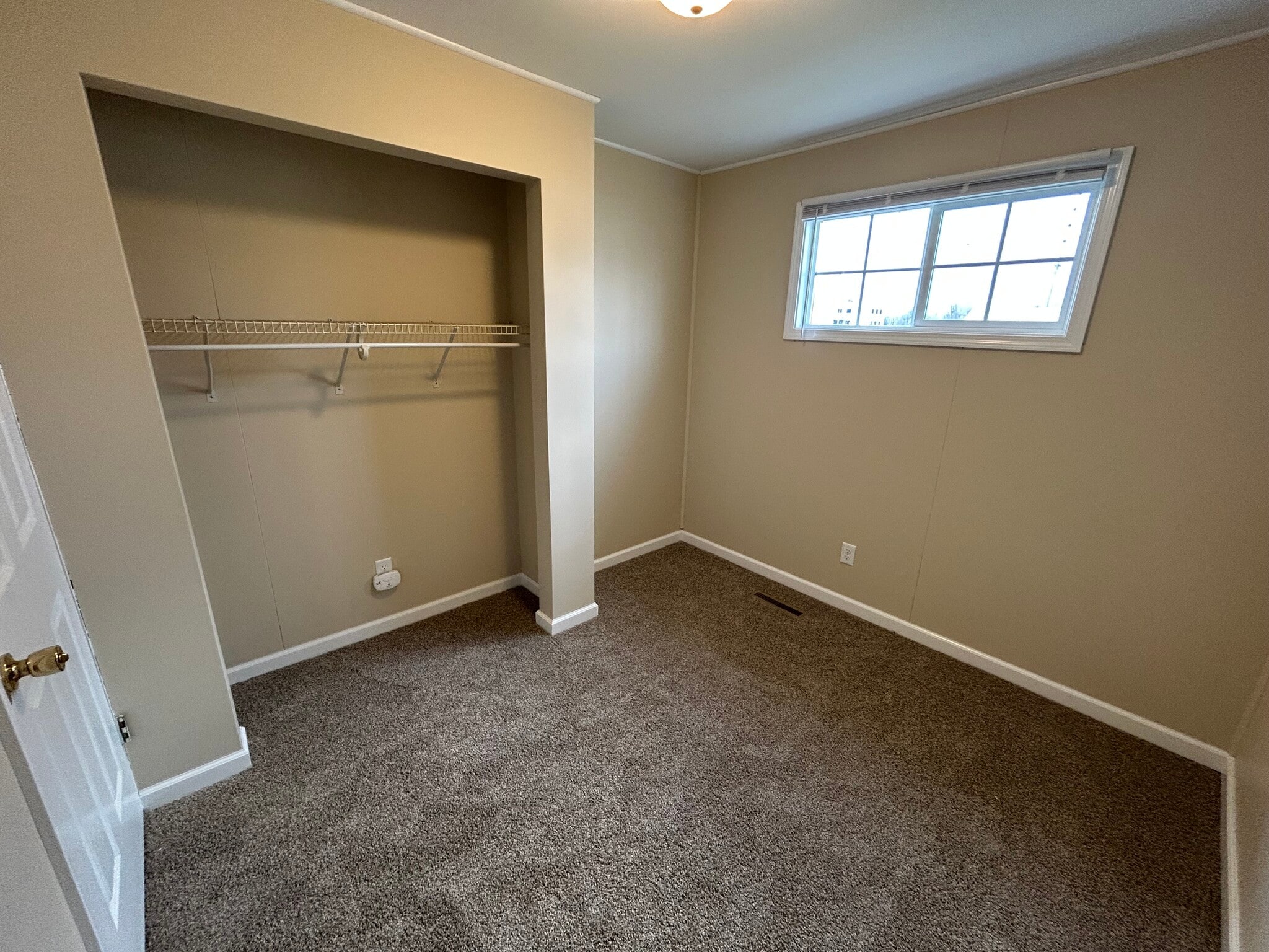 Building Photo - 211 W 2nd St