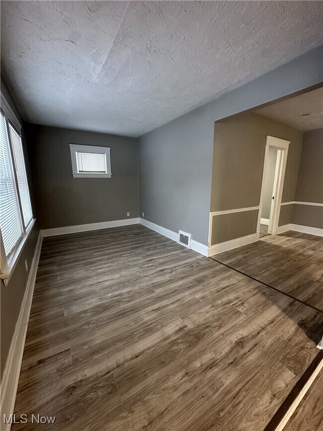 Building Photo - 5303 Kohout St