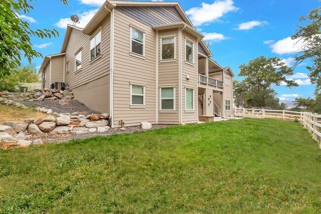 Building Photo - Beautiful and Spacious 4Bd 3.5Bath Home in...