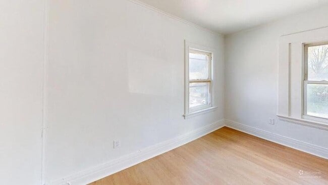 Building Photo - 588 Brown St