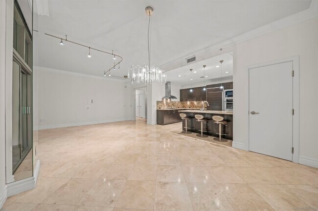 Building Photo - 800 The Mark Ln