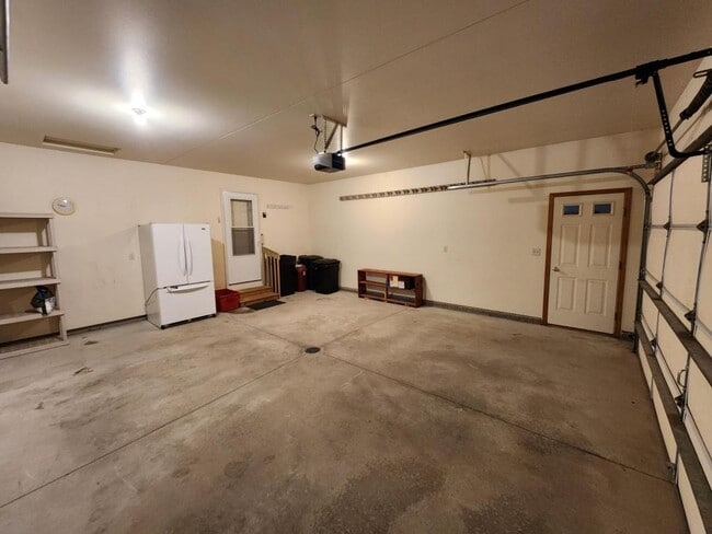 Building Photo - 336 Woodridge Pl