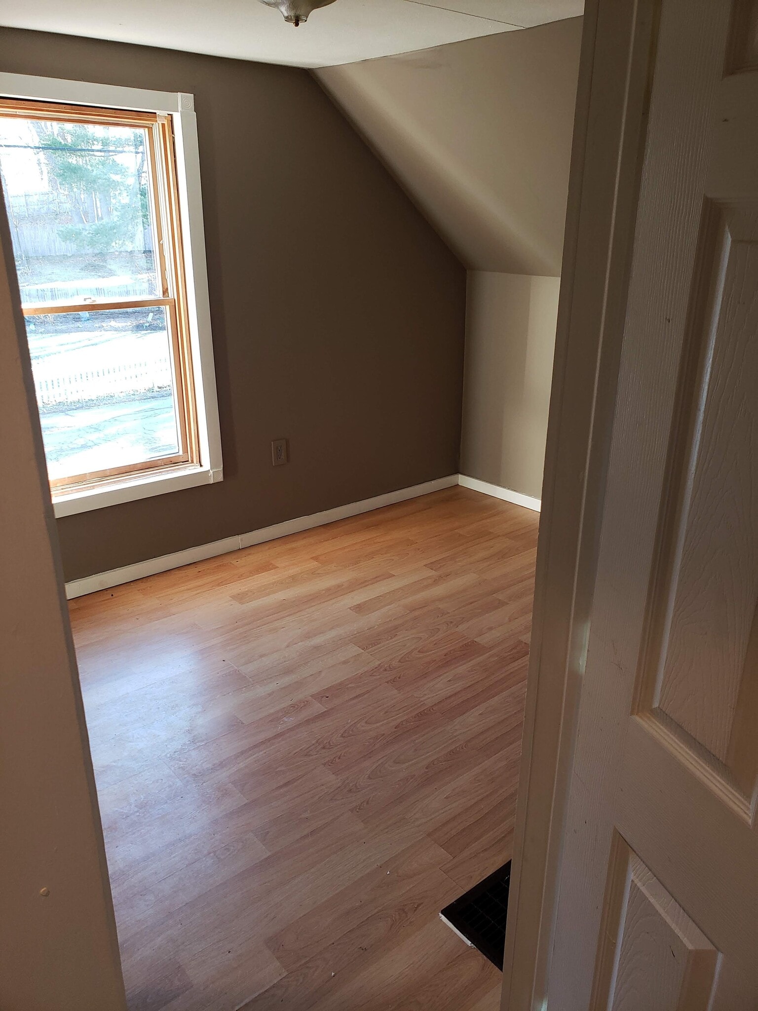 Building Photo - 35 Jackson St