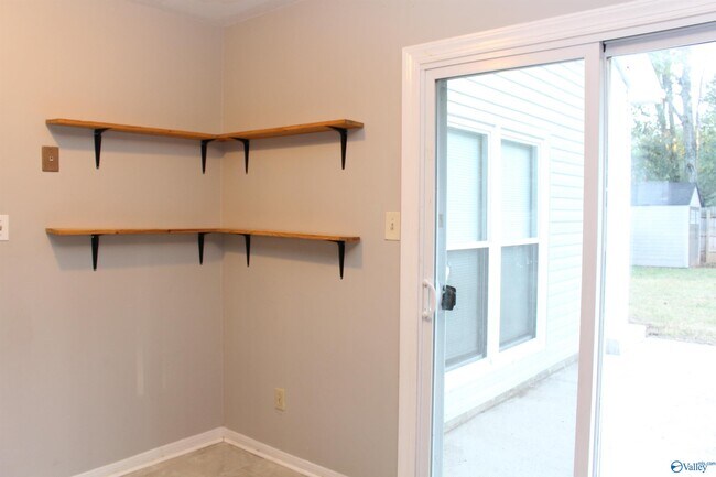 Building Photo - 364 Oakland Rd