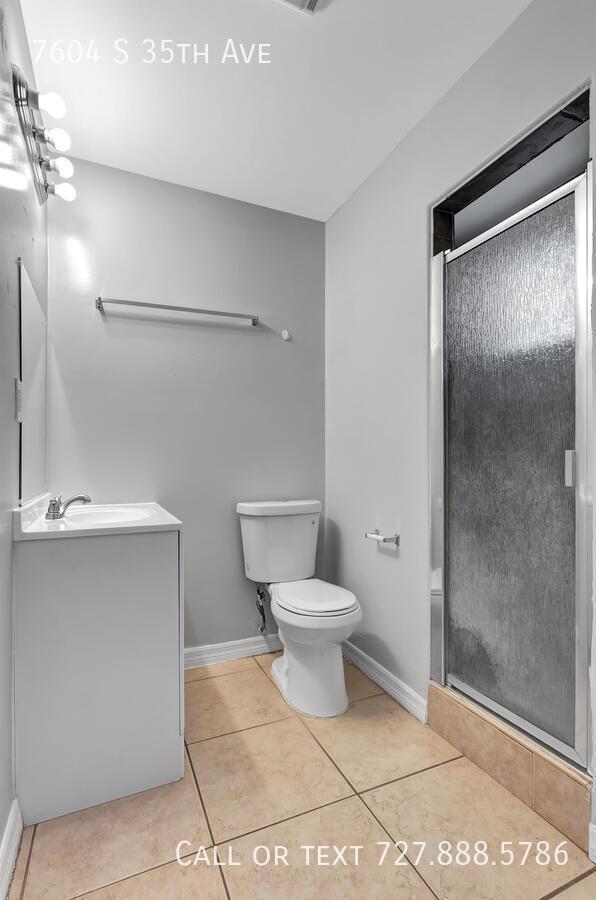 Building Photo - 7604 S 35th Ave