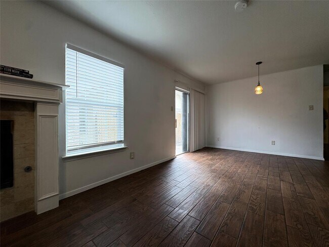 Building Photo - 12814 Hymeadow Dr