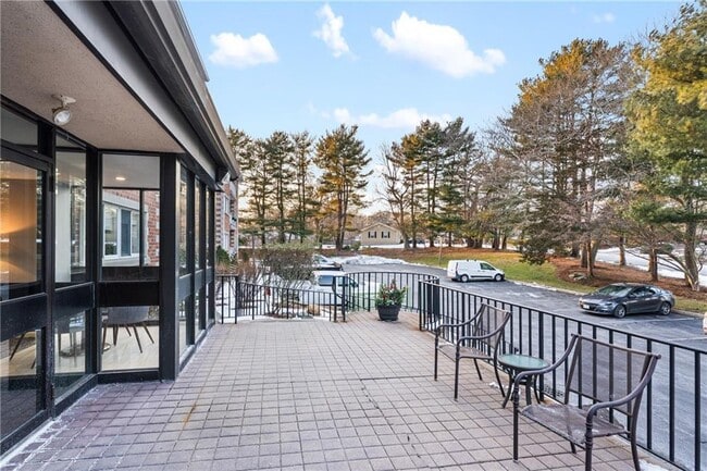 Building Photo - 30 Argyle Ave