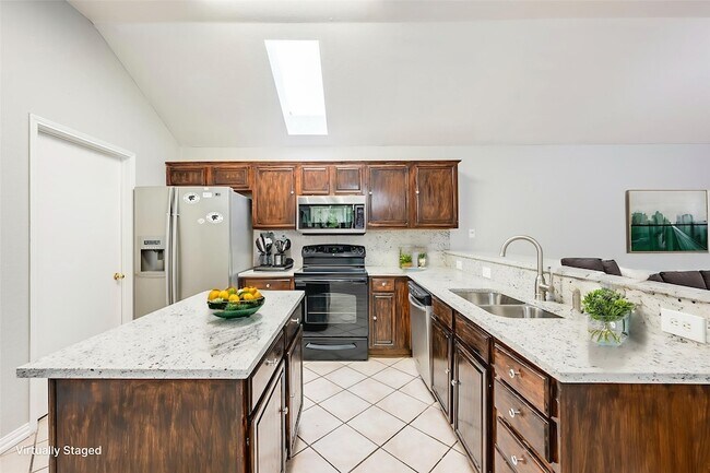 Building Photo - 5900 Rising Meadow Dr