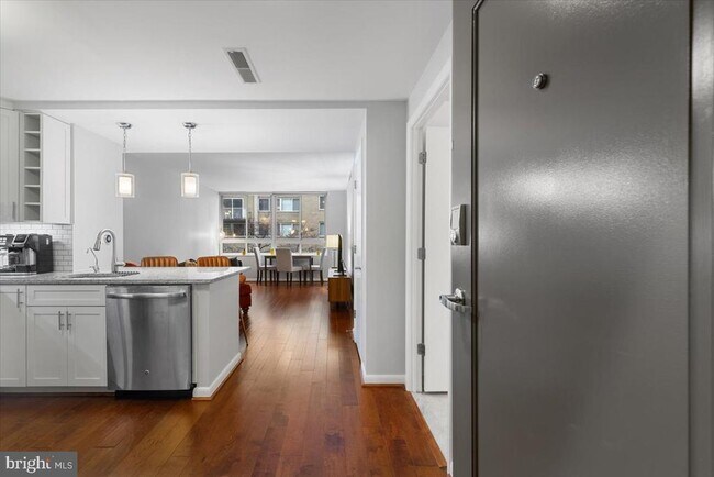 Building Photo - 350 G St SW