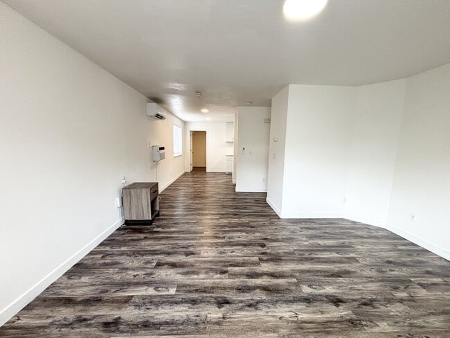 Building Photo - 436-436 S 800 W