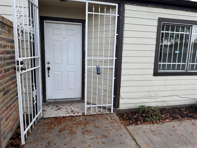 Building Photo - 9107 Ketchwood Dr