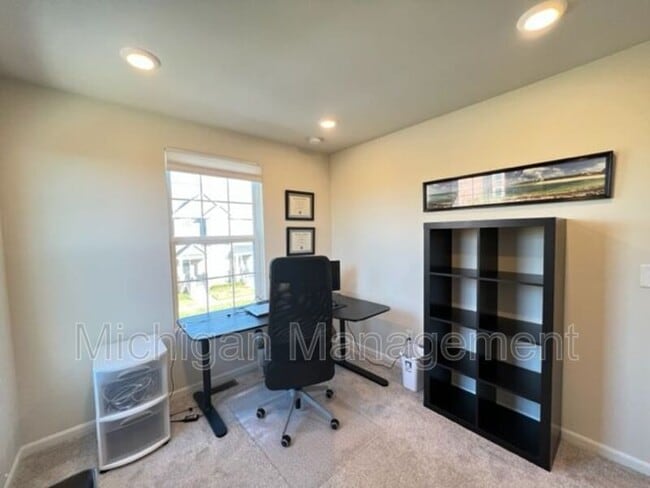 Building Photo - 263 N Sydney Ct